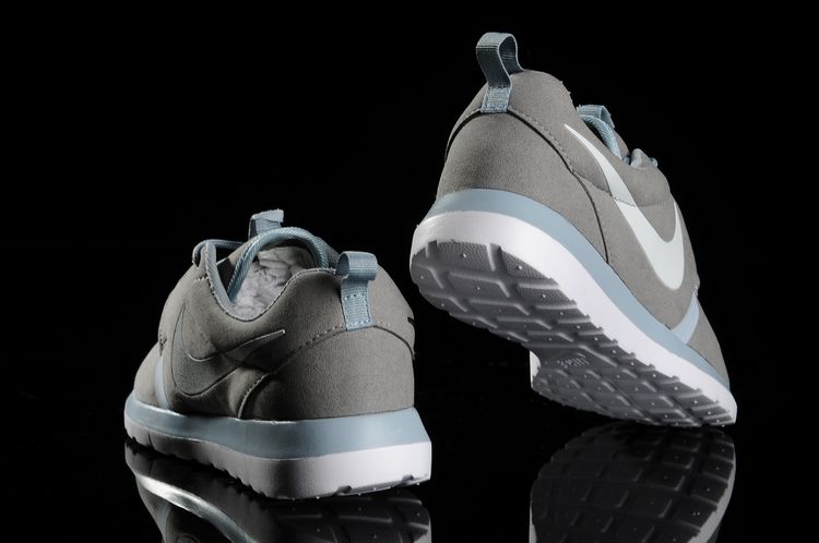 NIKE ROSHERUN NM 3M fur blanc gris nouvelles chaussures (5)